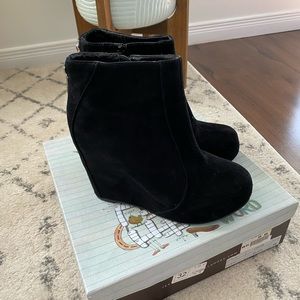 Jeffrey Campbell “Pixie” Wedge Booties - size 9